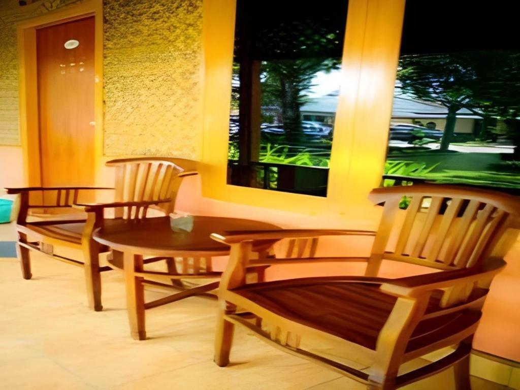 Hotel Indra Djaya Cisarua Kültér fotó