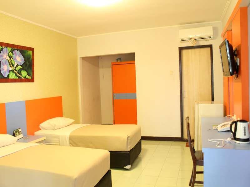 Hotel Indra Djaya Cisarua Kültér fotó